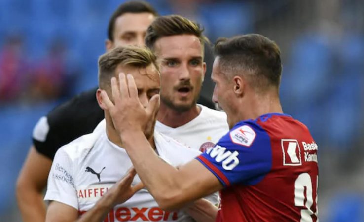 Sjellja e Xhakës në fushë vë në pikëpyetje VAR-in