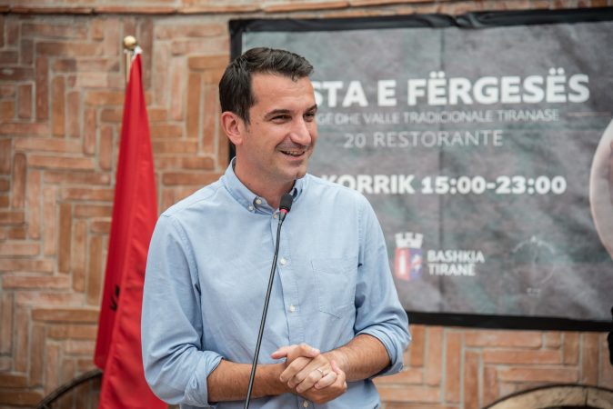 Ironia e Veliajt: Më 13 tetor ka zgjedhje, dhe nuk janë imagjinarët e politikës së vjetër