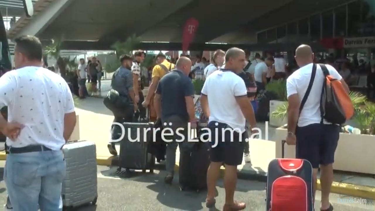 Emigrantët rikthehen në vendet ku jetojnë, fluks në portin e Durrësit (VIDEO)