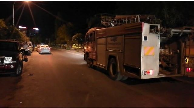 Furgoni “fluturon” në lulishte, fundos për vdekje një grua, po pushonte me djalin (FOTO)