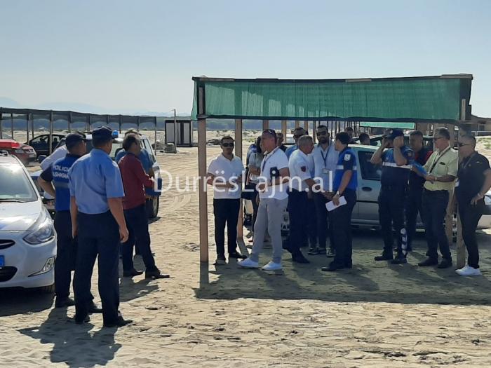 Lirohen edhe 5000m² plazh në Durrës, hiqen 600 çadra në Katund të Ri (VIDEO+FOTO)