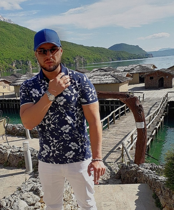 Alores, partneri i Çiljetës në klip: Mikeshat i ftoj tek unë…