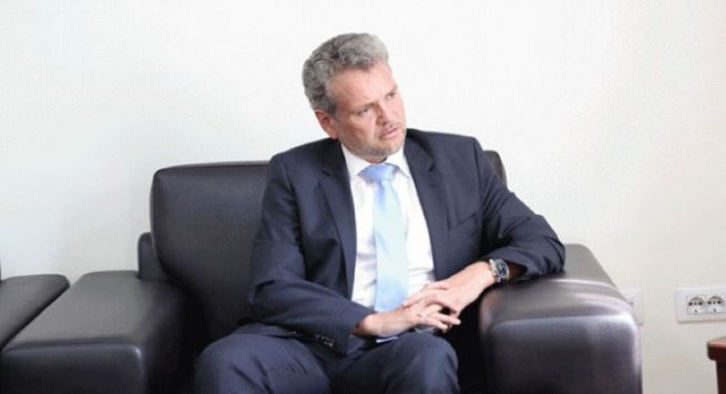 Ambasadori austriak në zyrën e Bashës