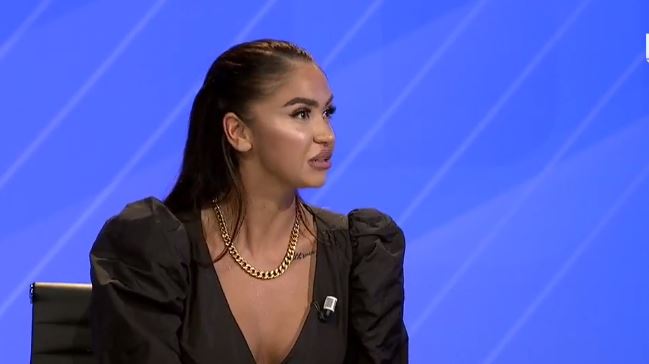 Nga moderatore në politikane, Arta vihet në siklet gjatë emisionit, nuk njeh asnjë…