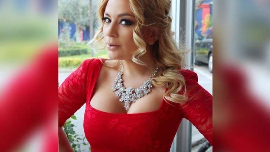 Rozana Radi shfaqet joshëse me bikini (FOTO)