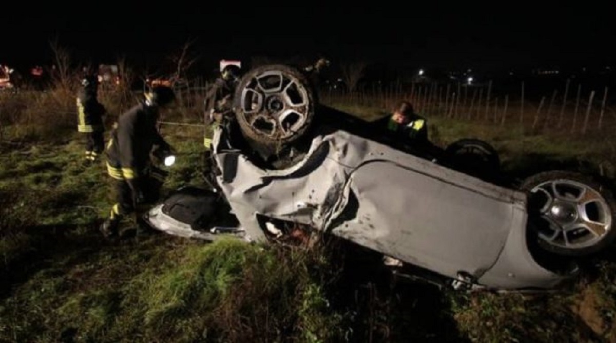 Përmbyset makina me 5 shqiptarë në Itali, 3 rëndë