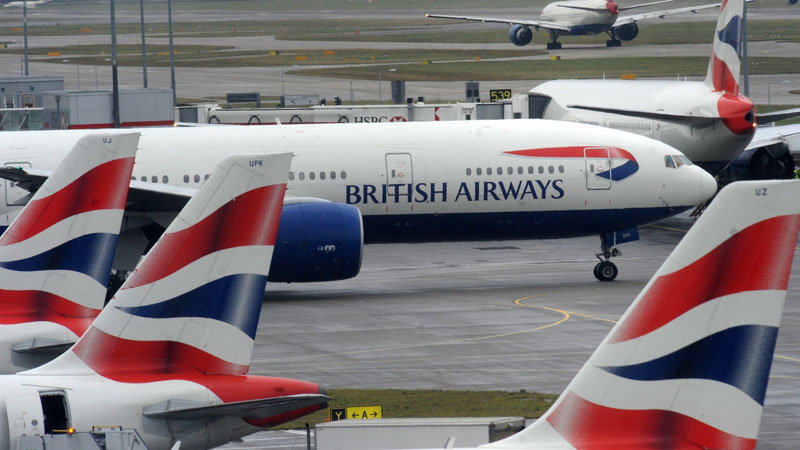 Një defekt i “British Airways” lë avionët në tokë