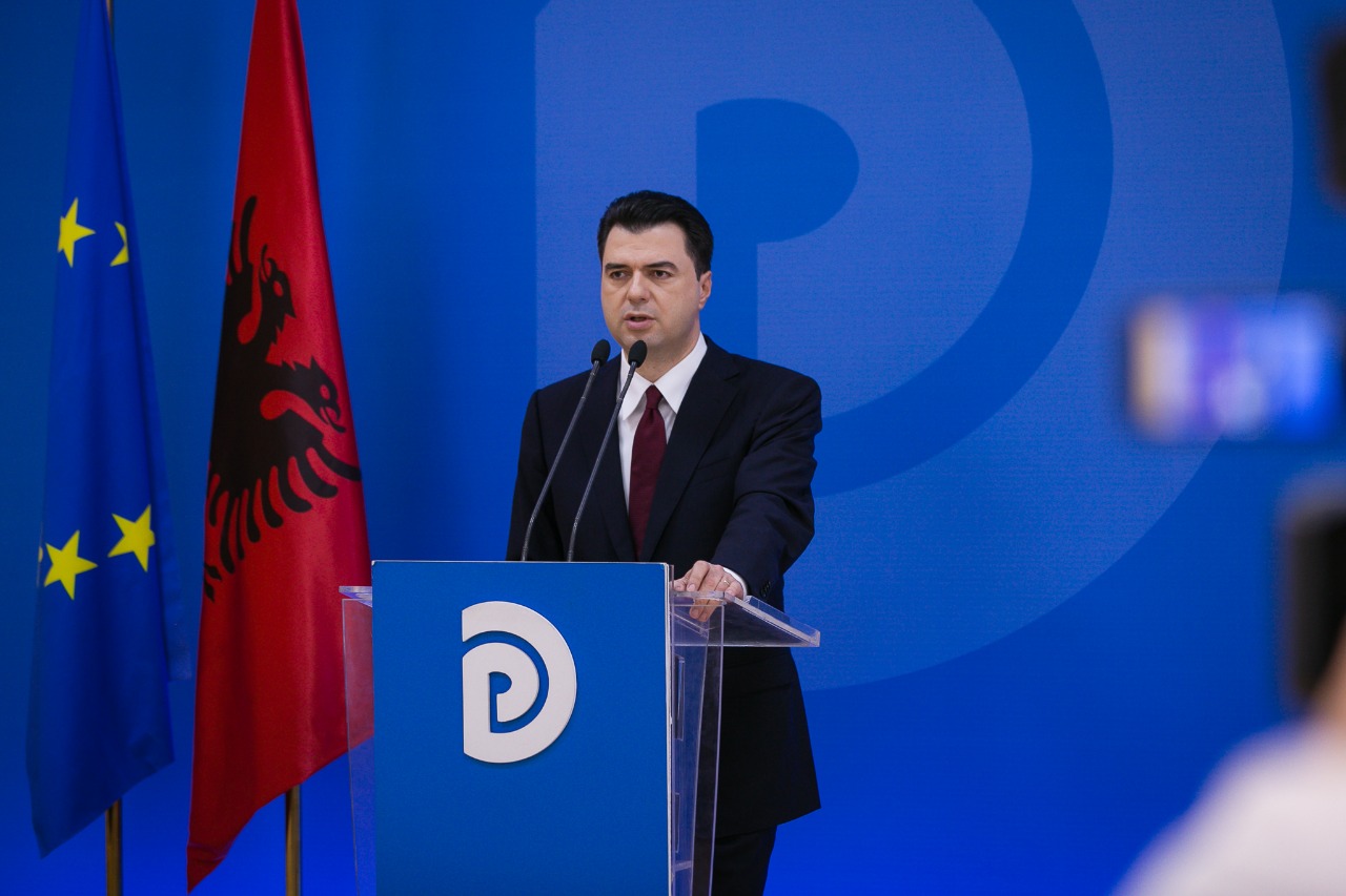 Basha akuza Ramës: Dakon e përdor si bankomatin e parave të pista