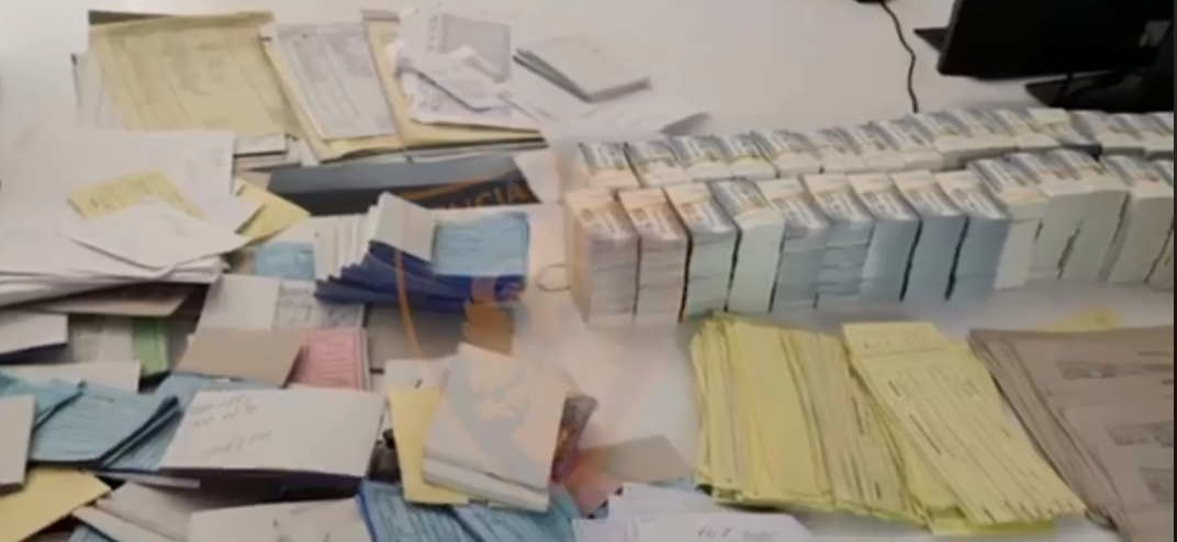 8 të arrestuar, falsifikonin bileta e abone të transportit urban (VIDEO)