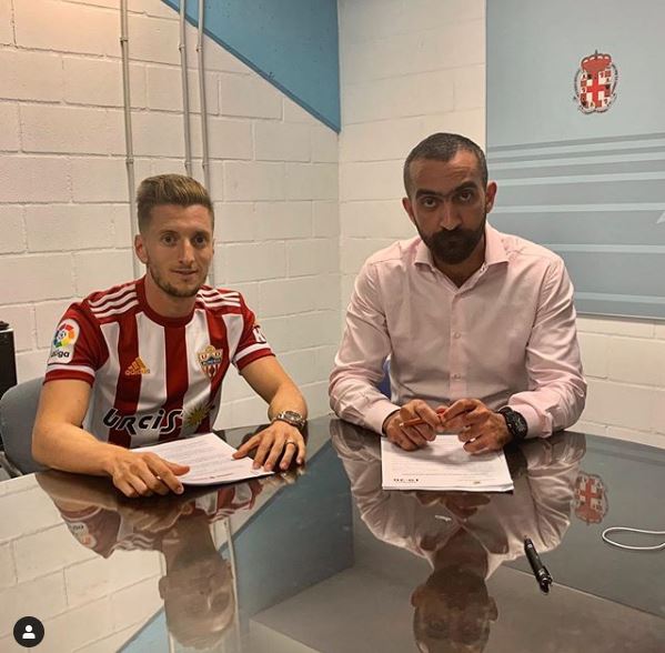 Mbrojtësi i Kombëtares transferohet te skuadra spanjolle