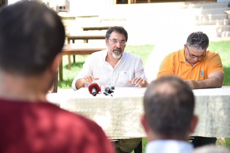 Zaptimi i plazheve dhe muzika, Çuçi paralajmëron bizneset