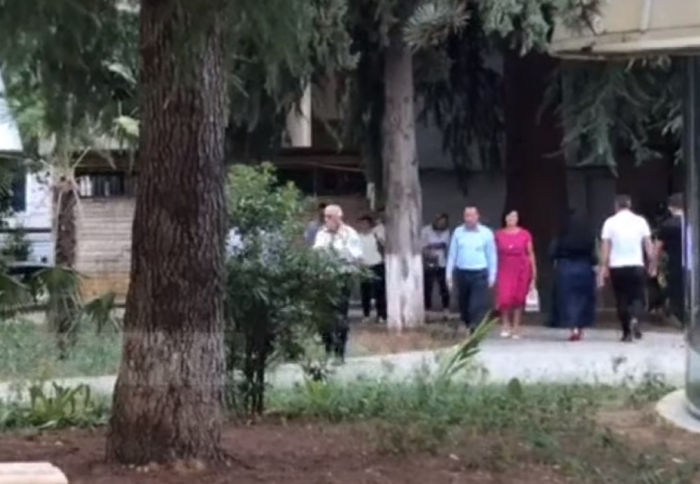 Rama, drejtorëve burra: Jepni dorëheqjen