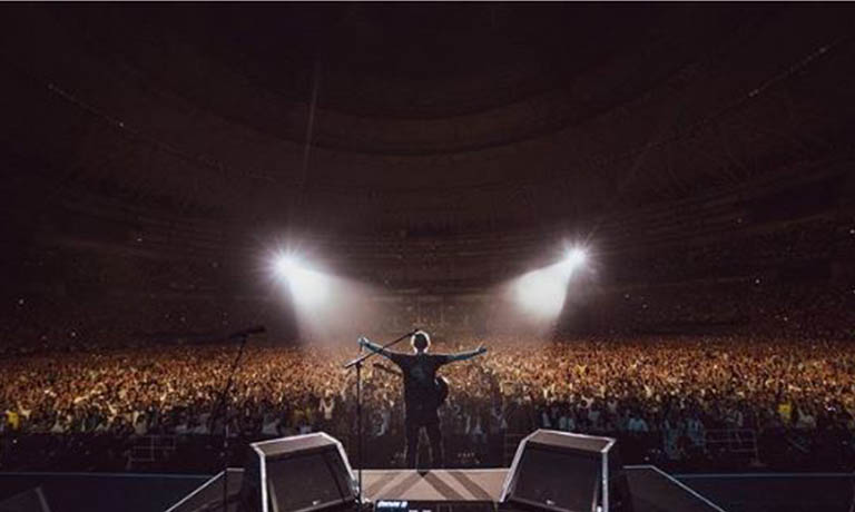 Këngëtari i famshëm thyen rekordin e shitjes së biletave të turneut