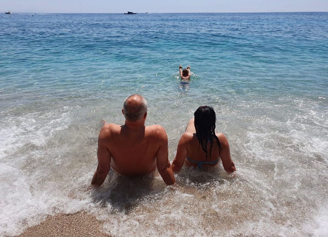 Dy kafe dy ujë, kryeministri Rama e nis ditën me këtë foto nga bregdeti