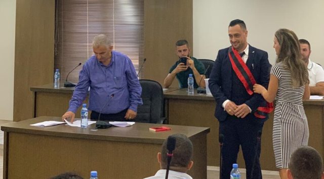 Betohet kryetari i ri i bashkisë së Shijakut (FOTO)
