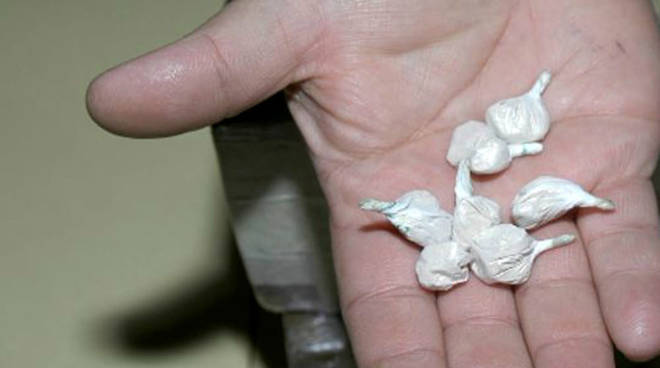 Zbulohet shqiptari me 7 doza kokainë në gojë, nuk foli gjatë kontrollit rutinë