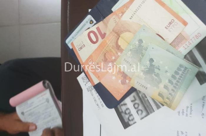 E kap radari me shpejtësi, i jep 30 euro policit në Durrës, arrestohet 22-vjeçari