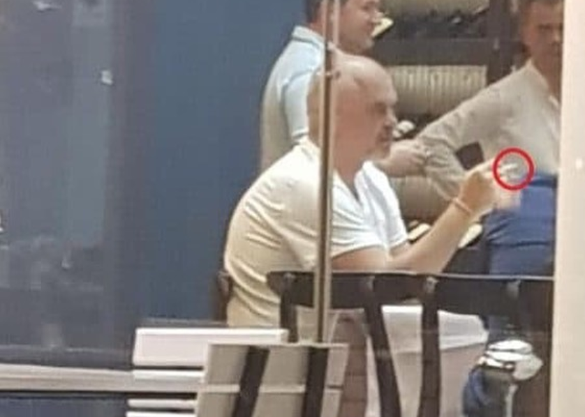 Me cigare në lokal, reagon Rama: Ia ke fut katunit, Fevziu i paska bërë like me vrap