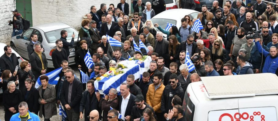 Shtetasit grek i ndalohet hyrja në Shqipëri, bllokoi rrugën pas varrimit të Kacifas