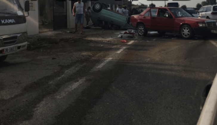 Aksident tek Gjiri i Lalzit, automjeti kthehet përmbys