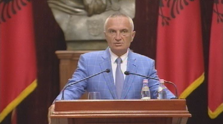 Presidenti Meta kthen në Kuvend ligjin për “Për koncensionet dhe PPP-të”