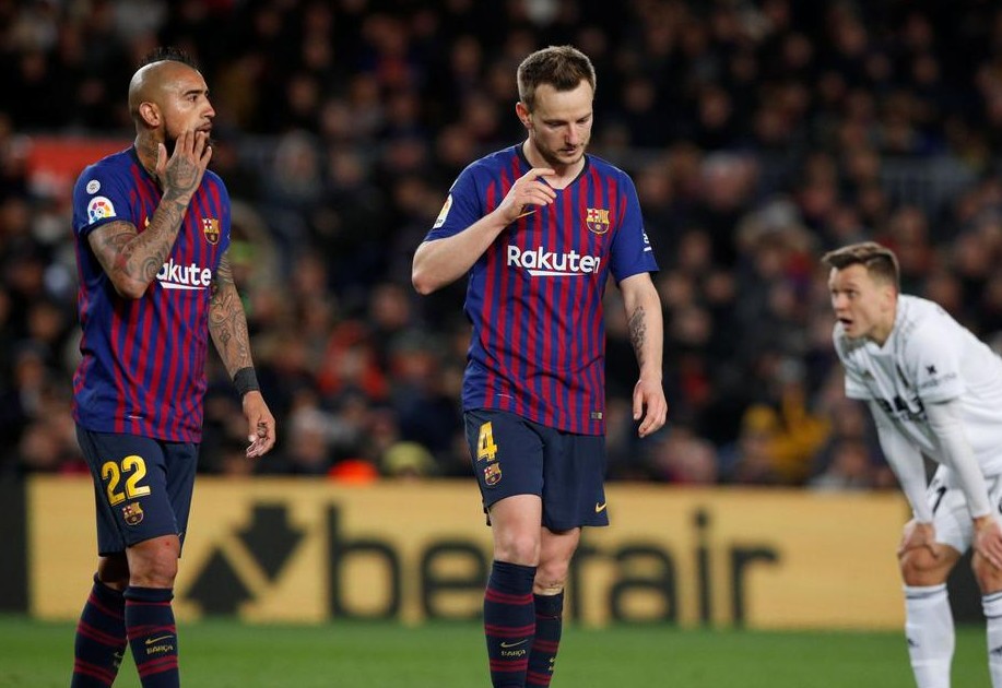 Interi dhe Juventusi konkurojnë në merkato për lojtarin e Barcelonës