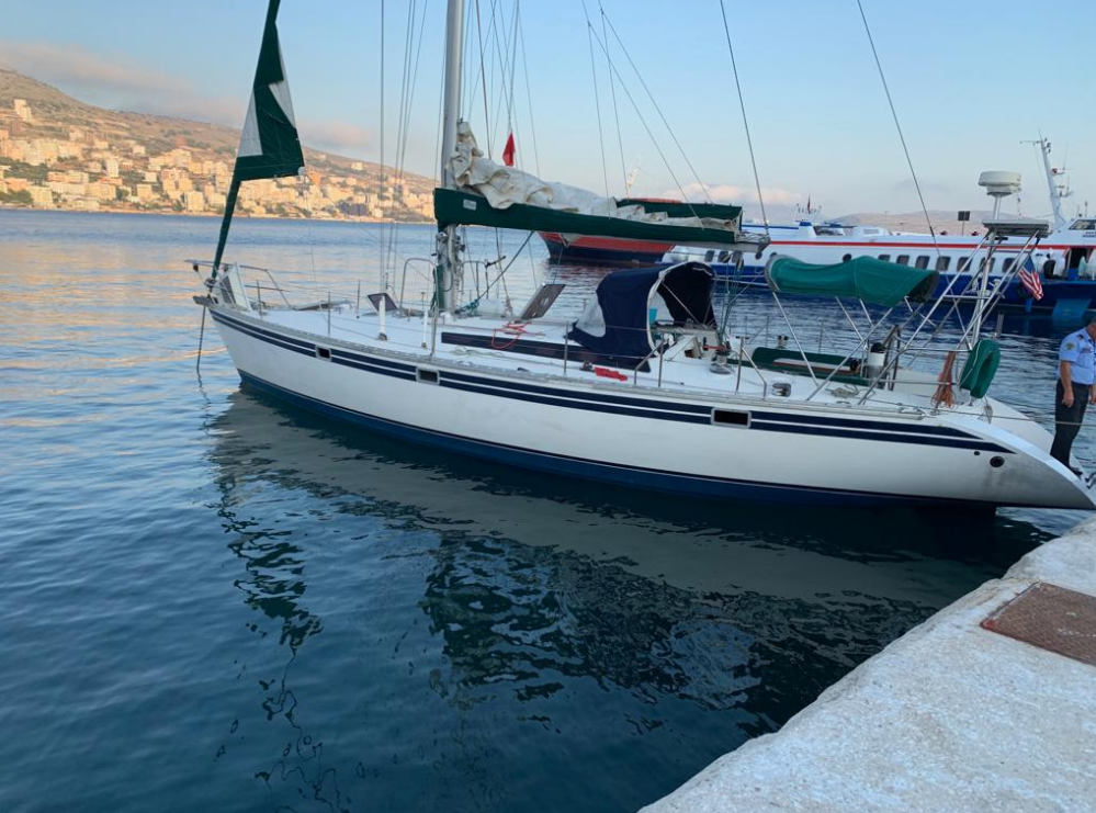 Ishte vjedhur në Turqi, bllokohet mjeti lundrues, në pranga kapiteni