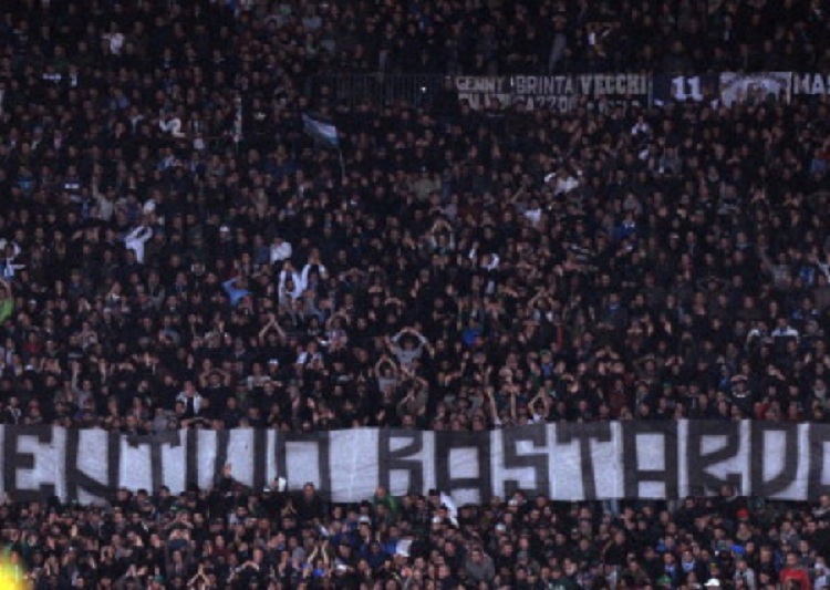 Juventusi 0 bileta për tifozat e Napolit
