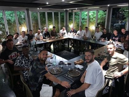 Klimë e mirë tek Interi, lojtarët darkojnë së bashku. Nga zikaltrit mungon…