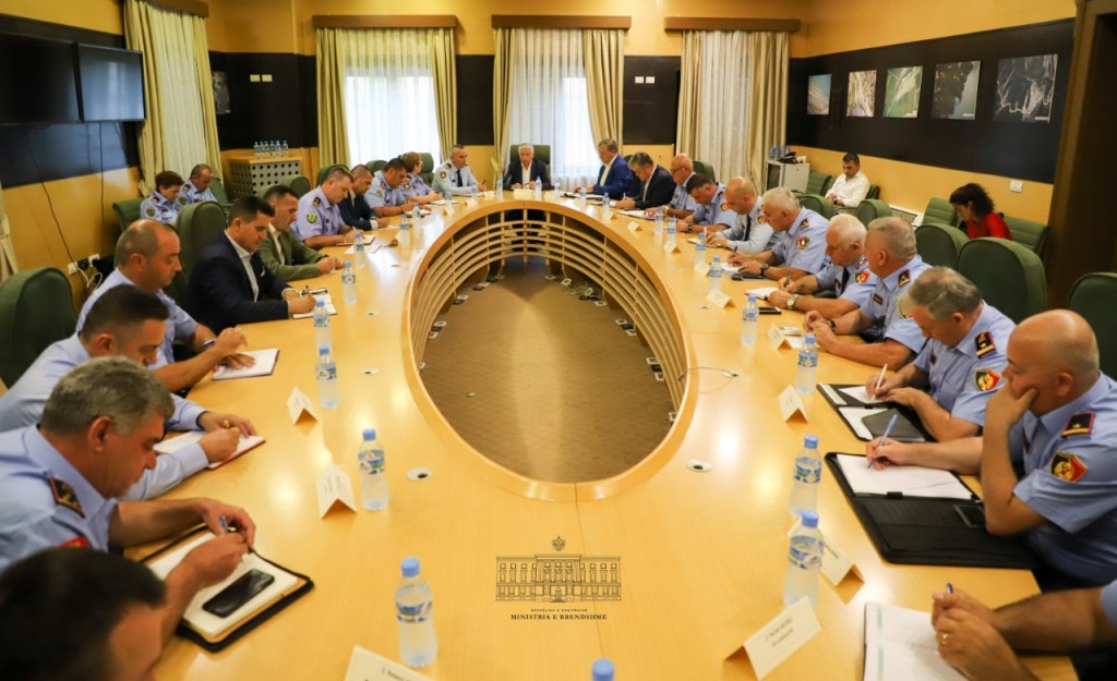 Ngjarjet kriminale në vend, Lleshaj i prerë me krerët e policisë: Merrni masa