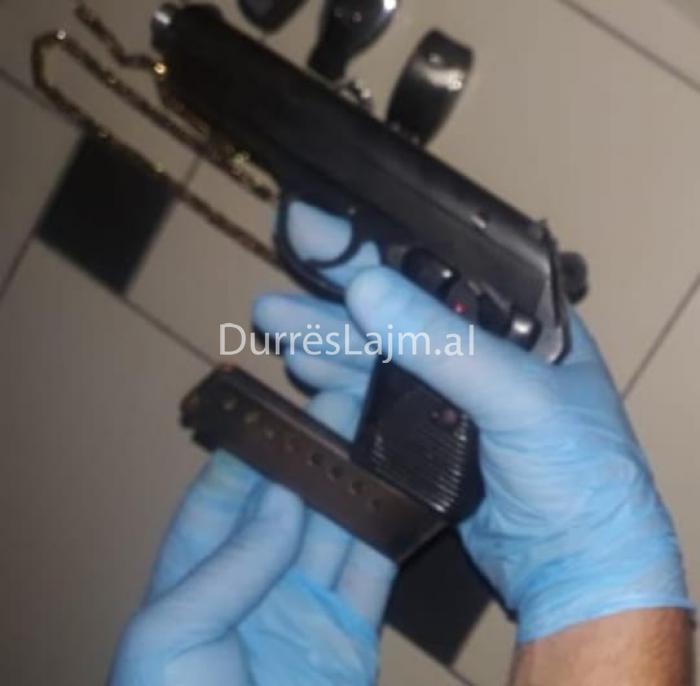Me pistoletë me silenciator në Durrës, policia kap mat të riun