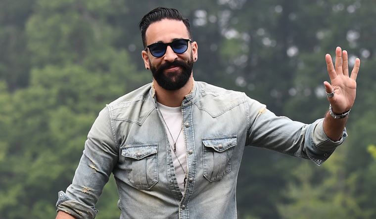 Mashtroi për të marrë pjesë në një TV Show, Marseille i prish kontratën mbrojtësit