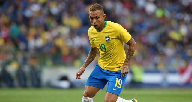 Milani në kërkim të një sulmuesi, rikthen interesimin për yllin brazilian