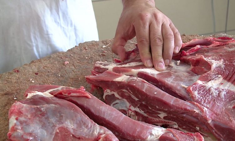 Mishi në Shqipëri, vetëm për të pasurit! Eurostat: Çmim rekord!