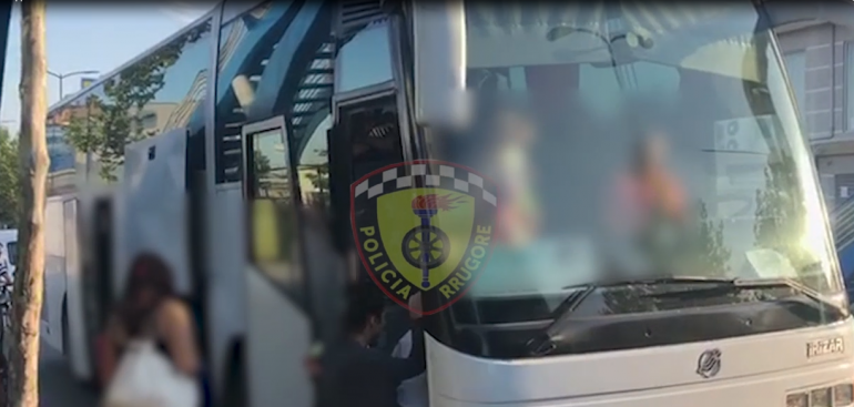 Arrestohet shoferi i autobusit në Tiranë (VIDEO)