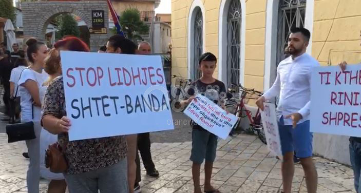 Akuzat për Valdrin Pjetrin, PD protestë në Shkodër