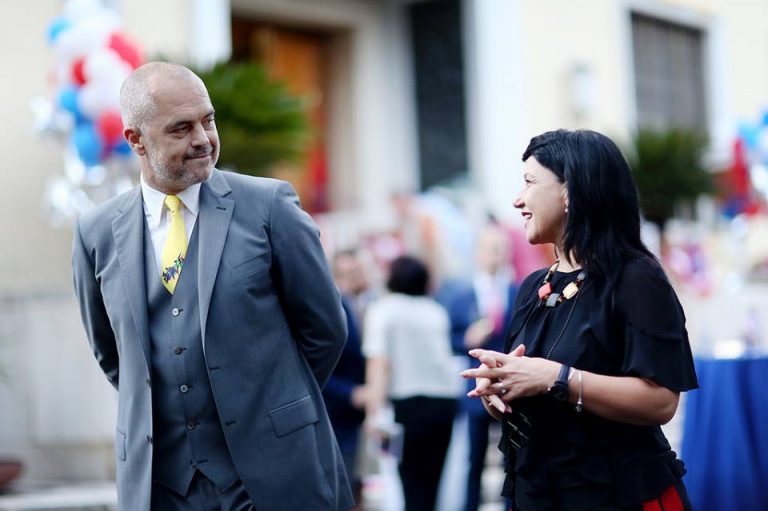 “Të bëhemi filtrues”, Linda Rama kundër “Fake news”