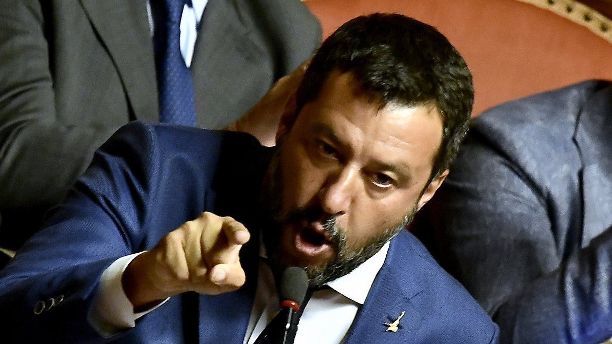 Salvini dështon të rrezojë qeverinë