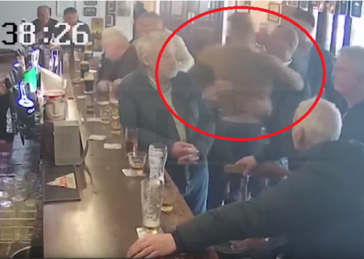 I ofroi 1 gotë uiski por e refuzoi, sportisti i njohur sulmon të moshuarin (VIDEO)