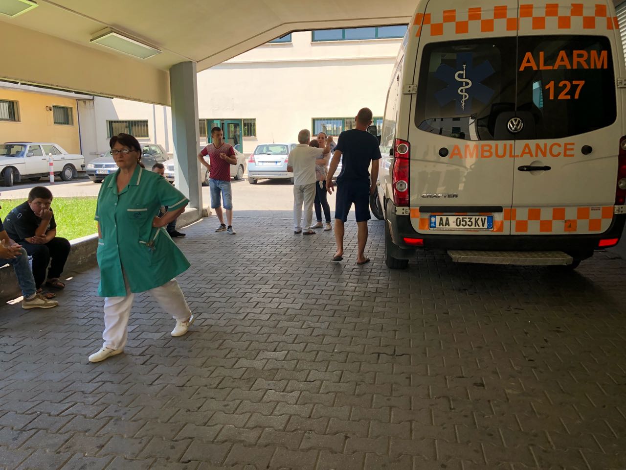 Durrës, gjendet një trup i pajetë në det, dyshohet për vrasje