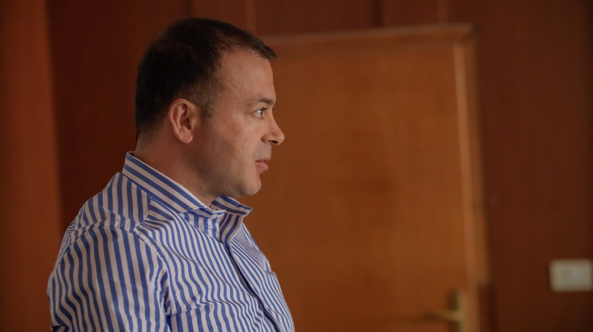 Valdrin Pjetri dorëhiqet nga posti i kryetarit të bashkisë Shkodër