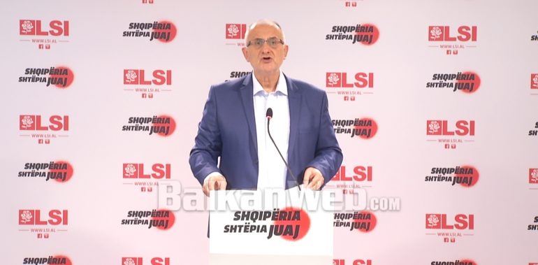 “Perversitet psiqik”, Vasili: Rama po përdor gratë, skenar i ulët