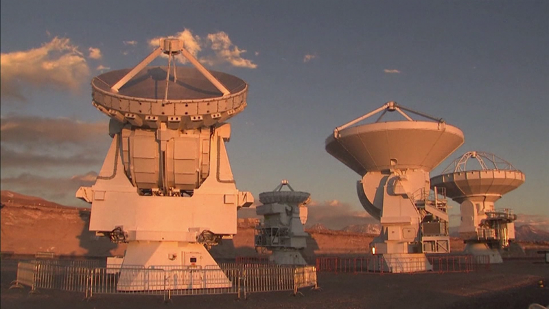 Astronomët zbulojnë tre planete të reja të banueshme