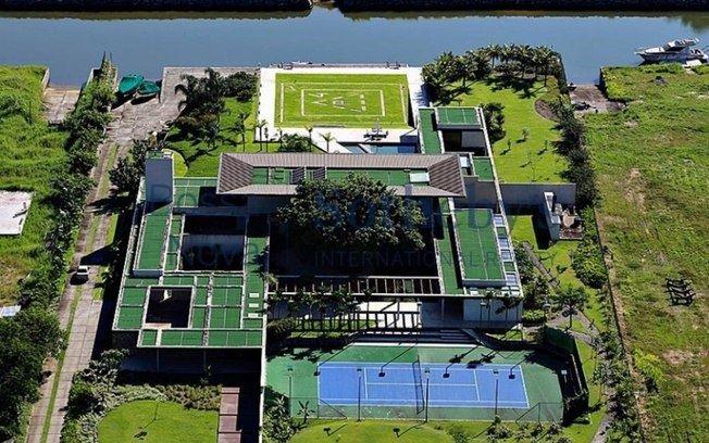 Yjet e futbollit, shtëpitë si kështjella dhe kopshte me kondicioner, sa kanë kushtuar