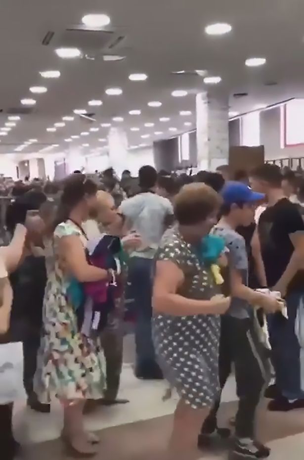 “Çmenden” klientet, dyqani boshatiset brenda 5 minutash