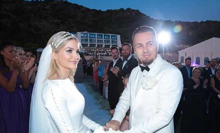 Brenda dasmës VIP të Bleros dhe Afronës