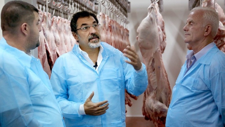 Ministri Çuçi: I dhamë fund batërdisë me therjen e kafshëve në rrugë