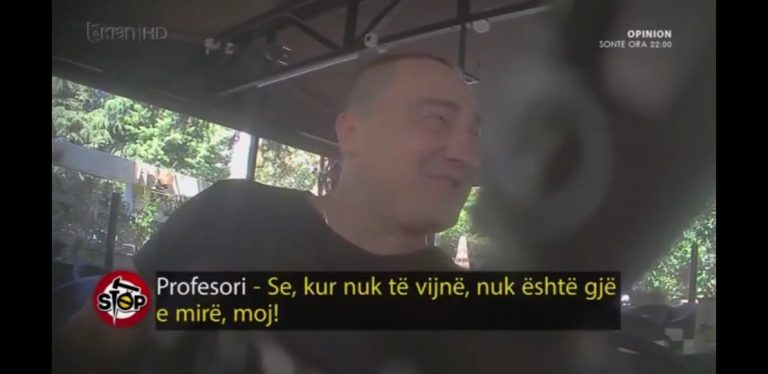 Pedagogu kapet duke i kërkuar seks studentes në këmbim të marrjes së provimeve