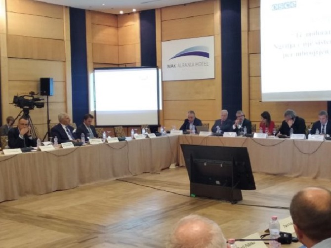 Hajdari e Gjoni rikthehen në tryezën e OSBE-së pas debatit mes tyre