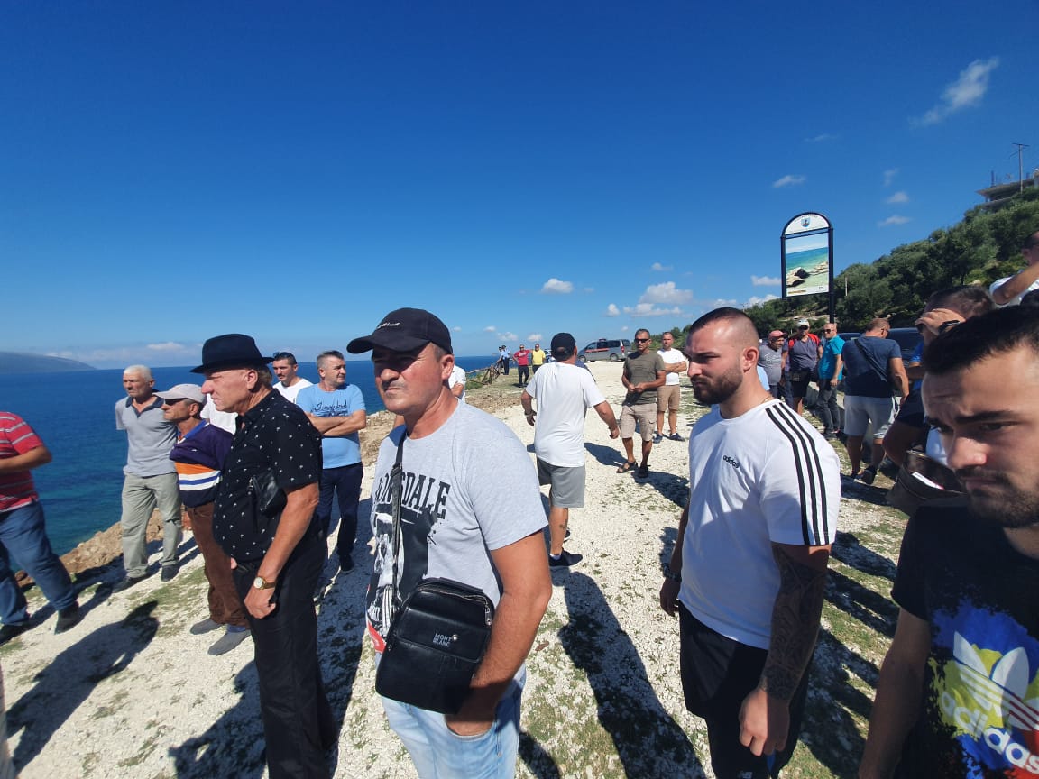 Rrethohet Radhima, 100 objekte do shkatërrohen nga IKMT-ja (FOTO)